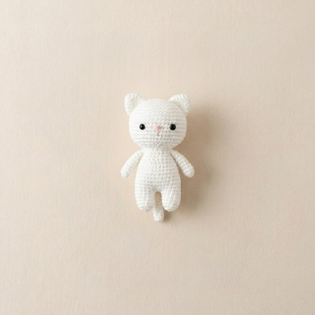 white mini cat Image